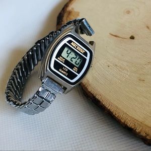 Retro Nelsonic LCD Quartz Watch Silver Toned